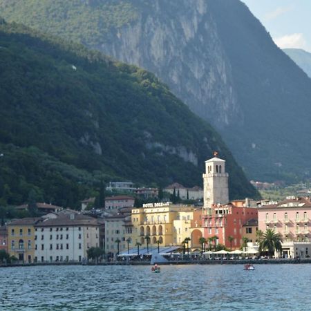 Appartamento Sunrise - Centro Storico N1 Riva del Garda Exterior foto