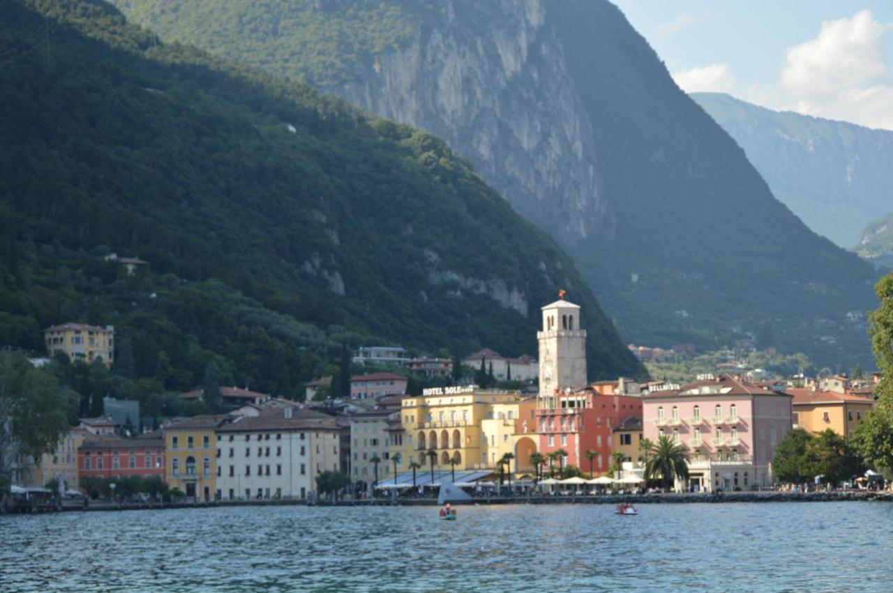 Appartamento Sunrise - Centro Storico N1 Riva del Garda Exterior foto